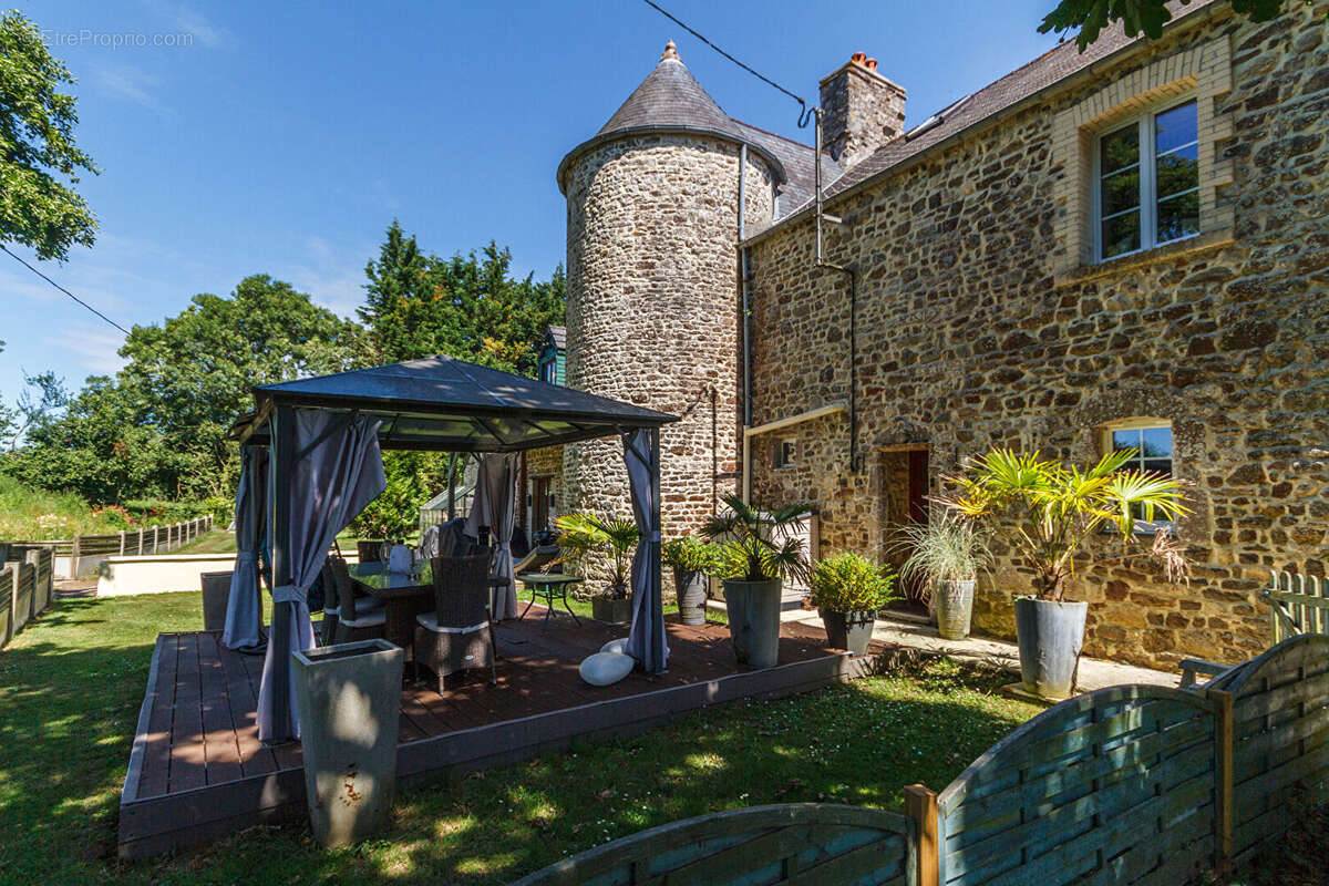 Maison à SAINT-SAUVEUR-LE-VICOMTE