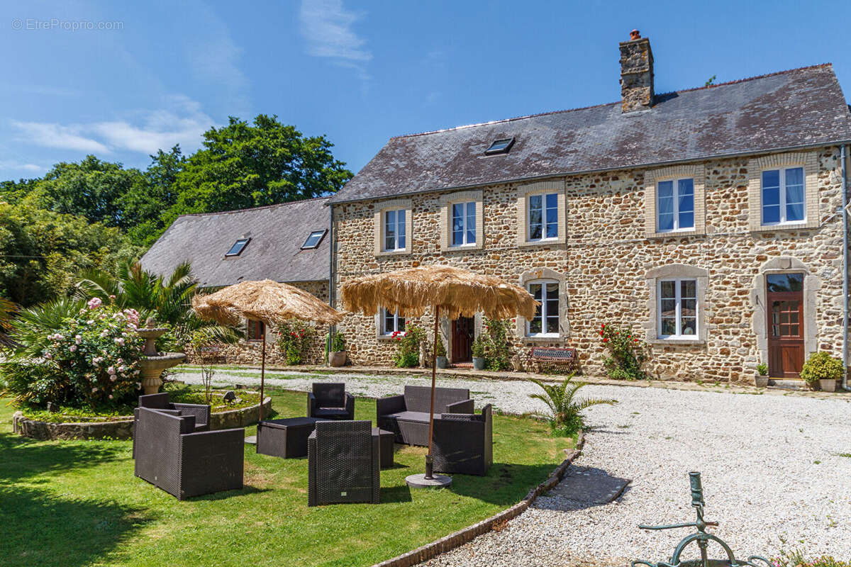 Maison à SAINT-SAUVEUR-LE-VICOMTE