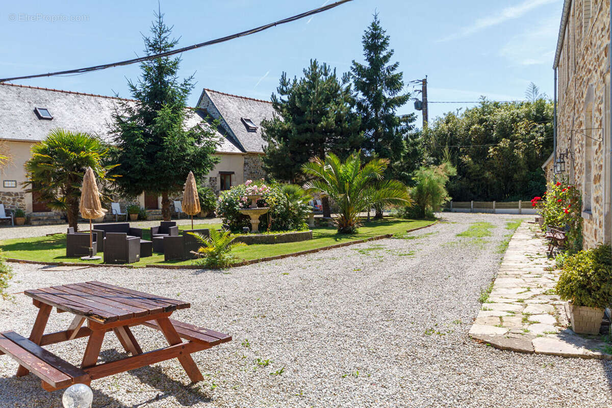 Maison à SAINT-SAUVEUR-LE-VICOMTE