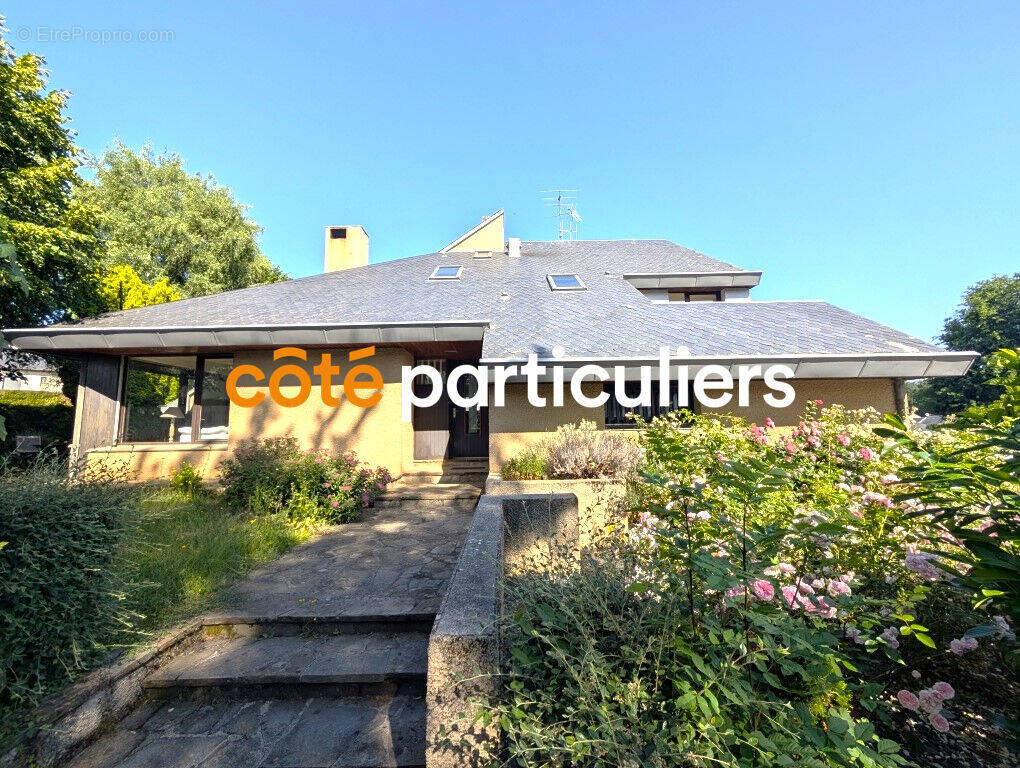 Maison à LUC-LA-PRIMAUBE