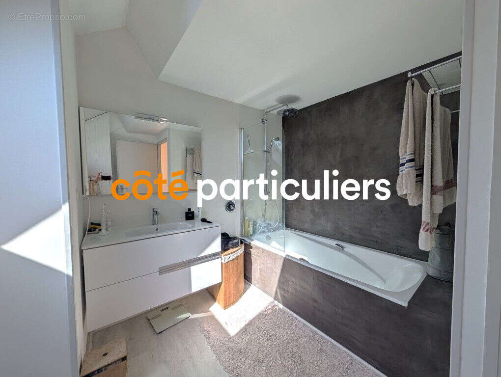 Maison à LUC-LA-PRIMAUBE