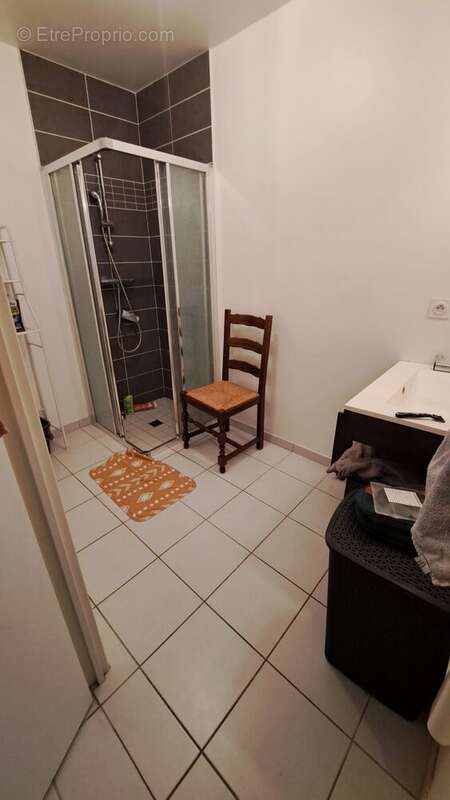 SALLE D EAU - Appartement à POITIERS