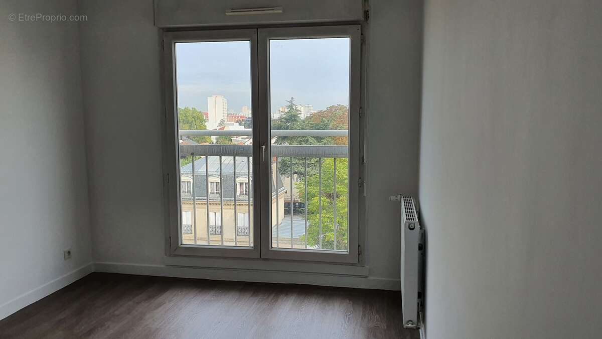 Chambre 2 - Appartement à VITRY-SUR-SEINE