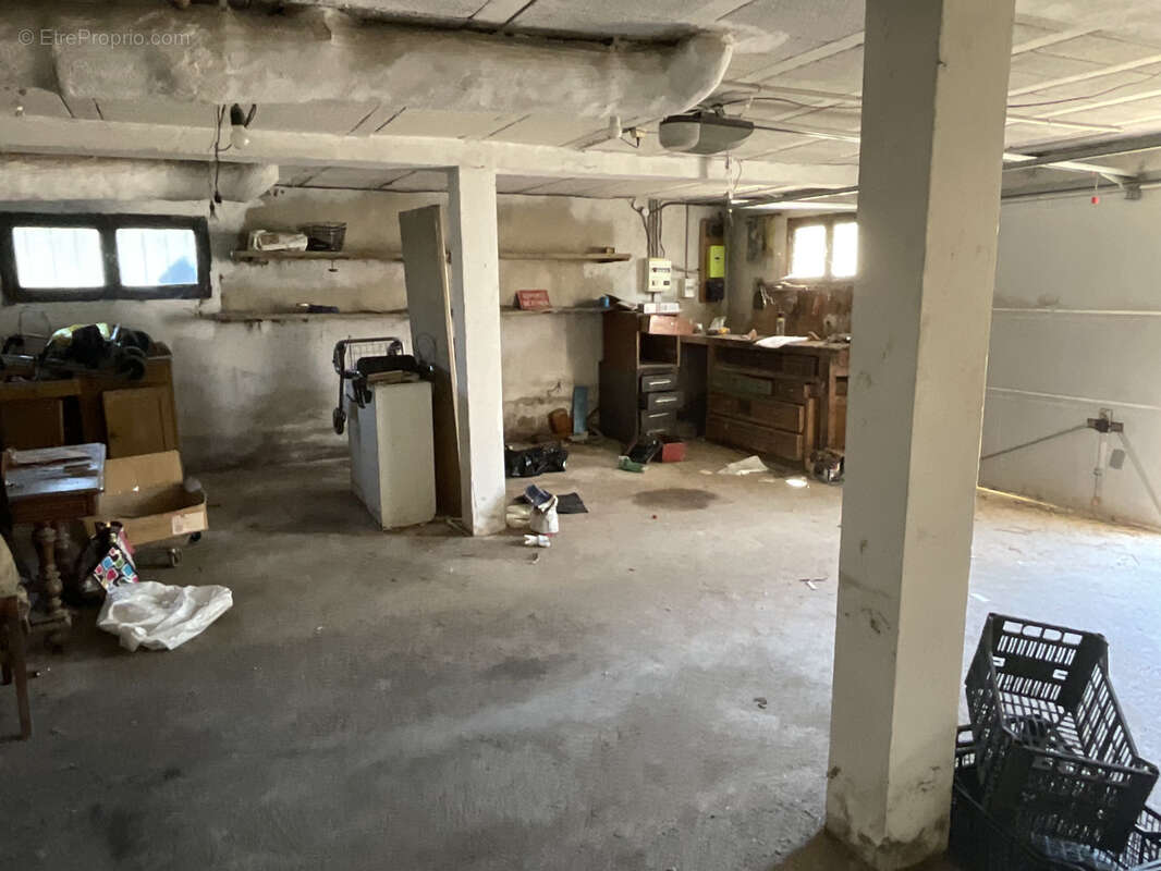 Maison à LE PUY-SAINTE-REPARADE