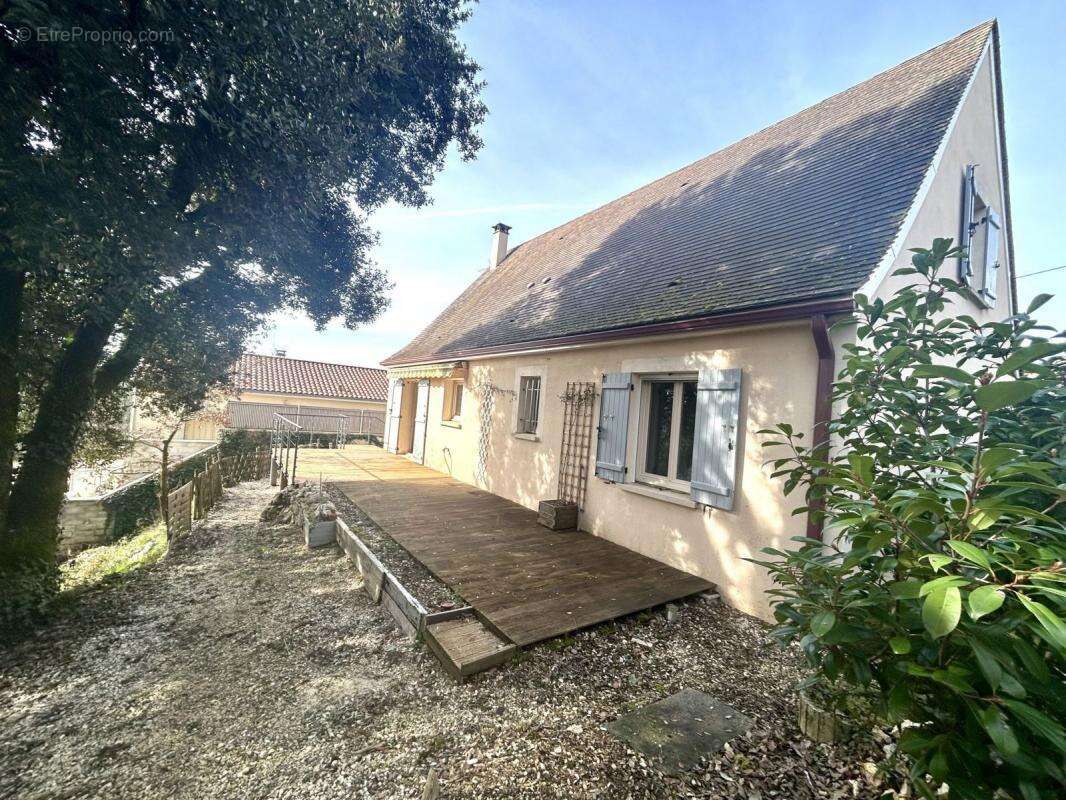 Maison à LACHAPELLE-AUZAC