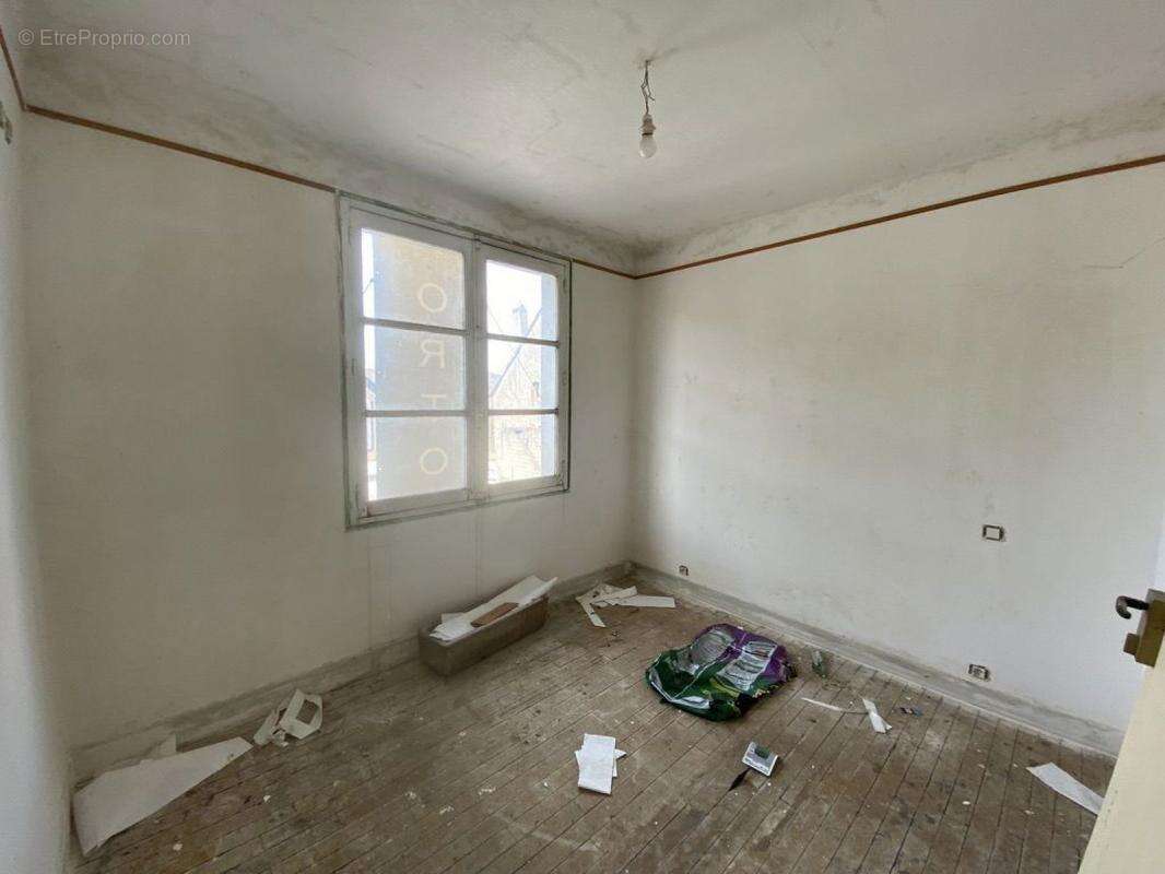 Commerce à TERRASSON-LAVILLEDIEU