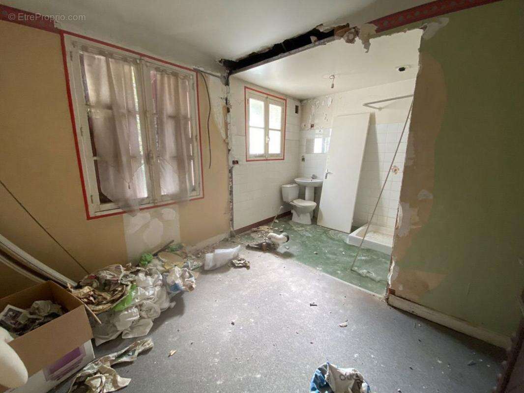 Commerce à TERRASSON-LAVILLEDIEU