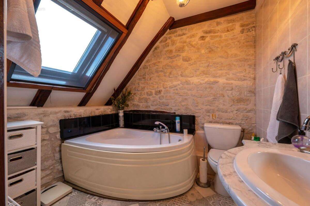 Maison à GINOUILLAC