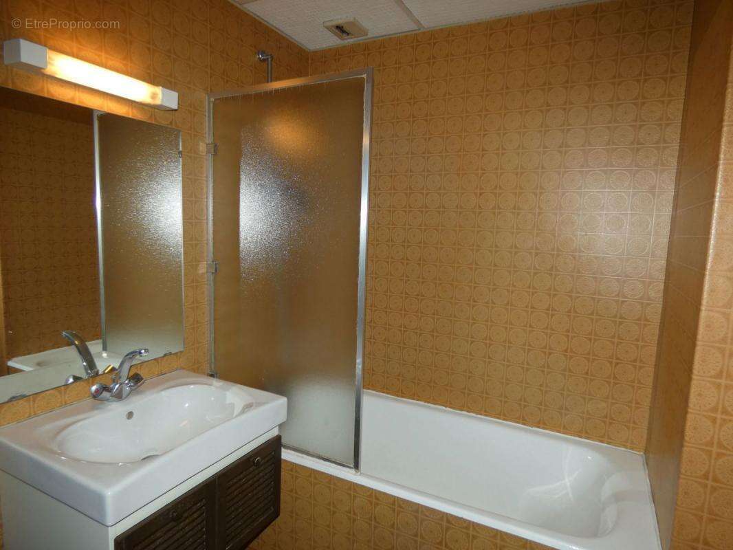 Commerce à CRESSENSAC