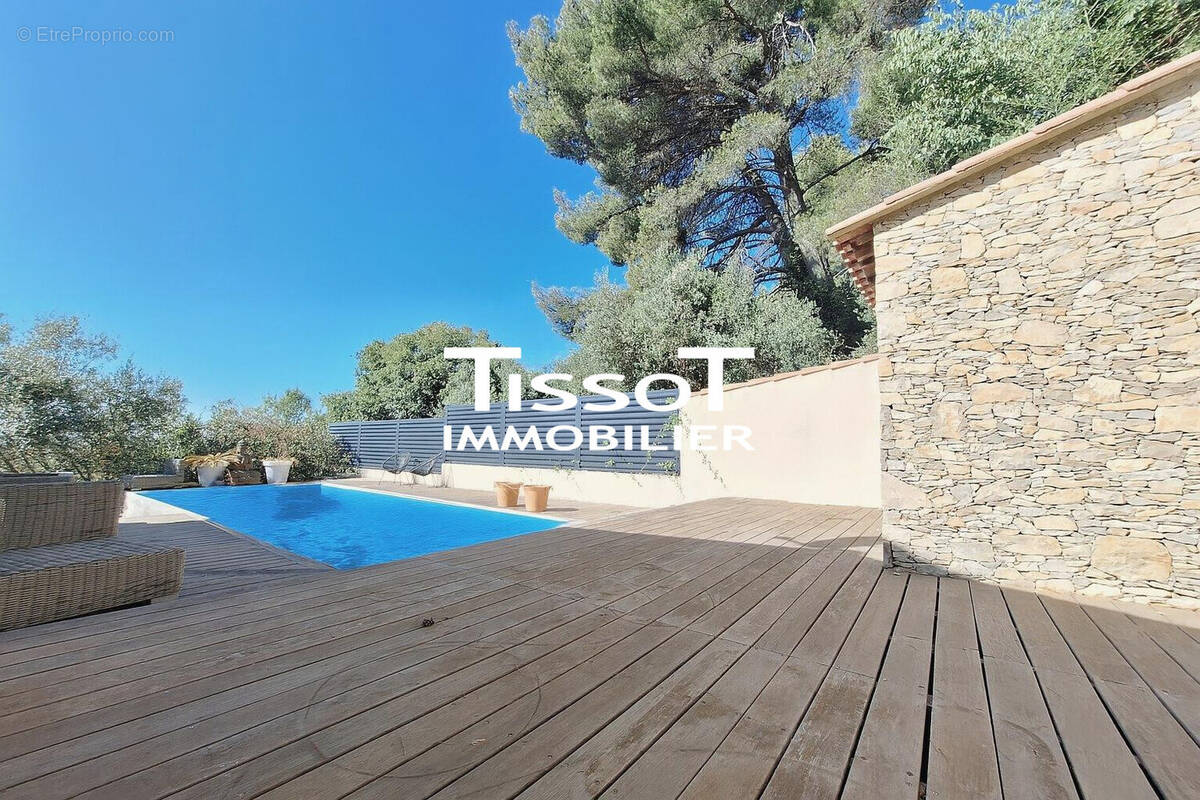 Maison à BELLEGARDE