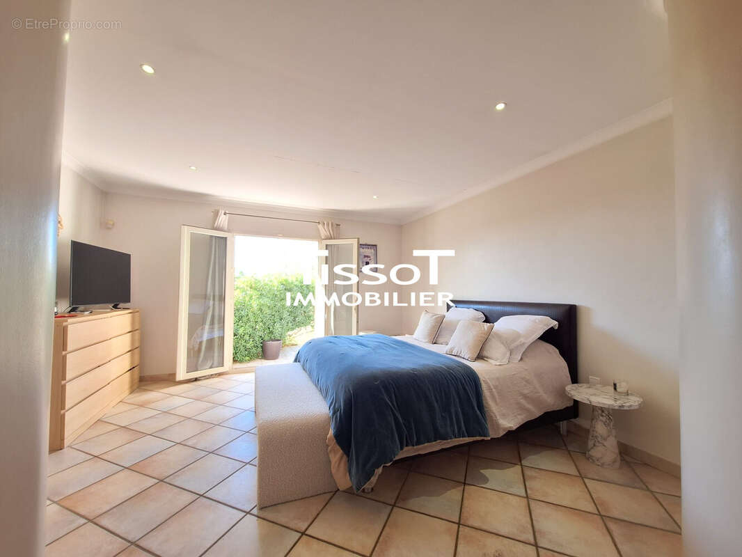 Maison à BELLEGARDE