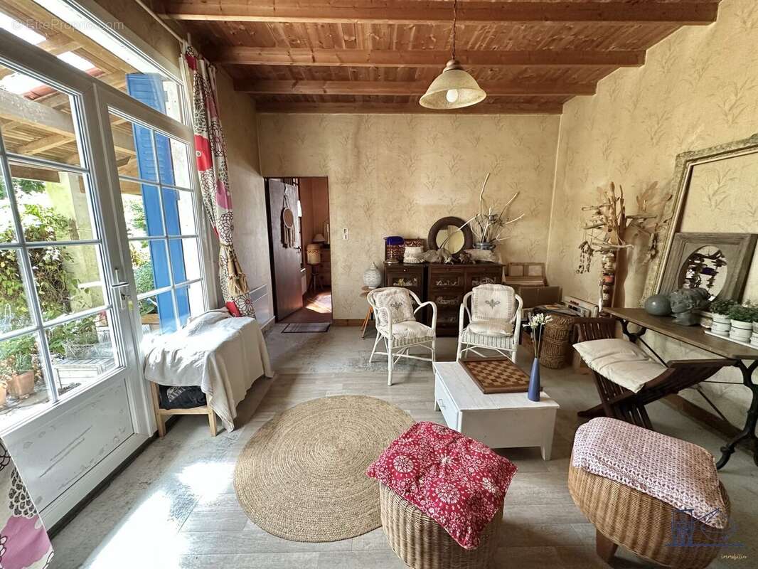 Maison à BOUTENAC-TOUVENT