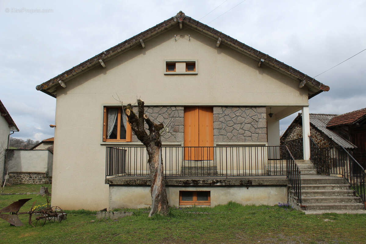 Maison à VEZAC