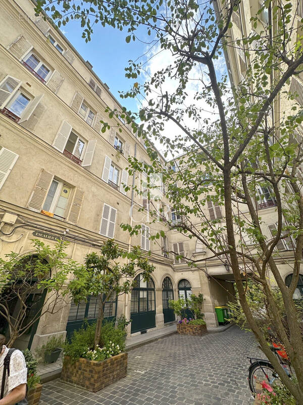 Appartement à PARIS-10E