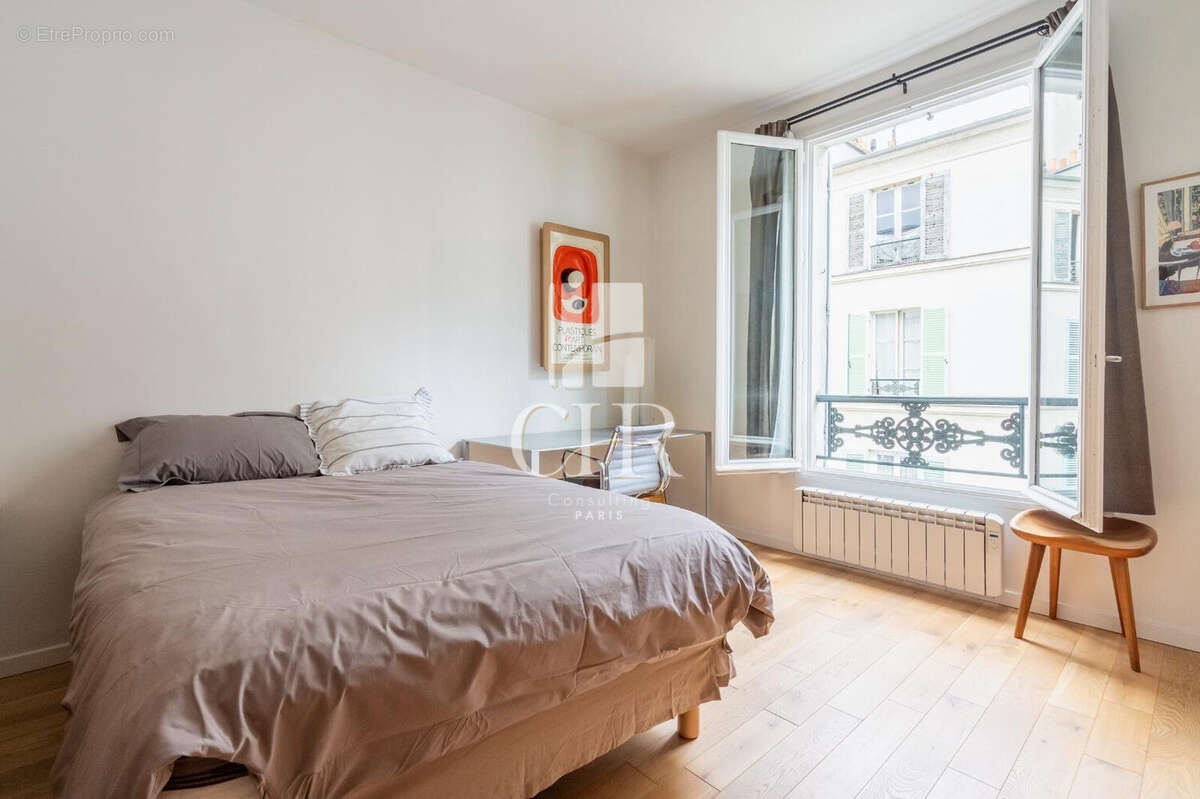 Appartement à PARIS-10E