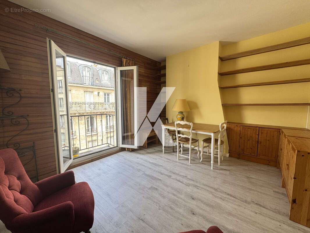 Séjour 2 - Appartement à PARIS-9E