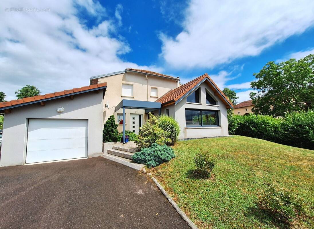 Maison à LES FORGES