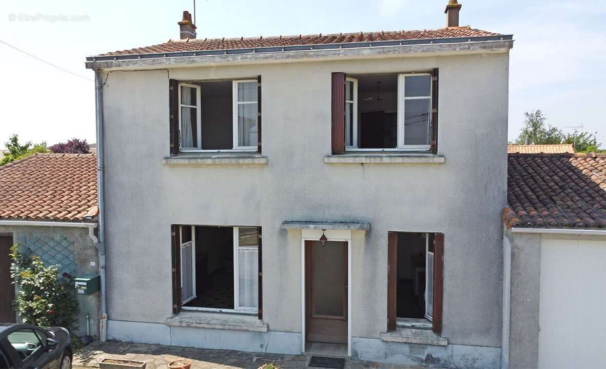 Maison à LA VARENNE