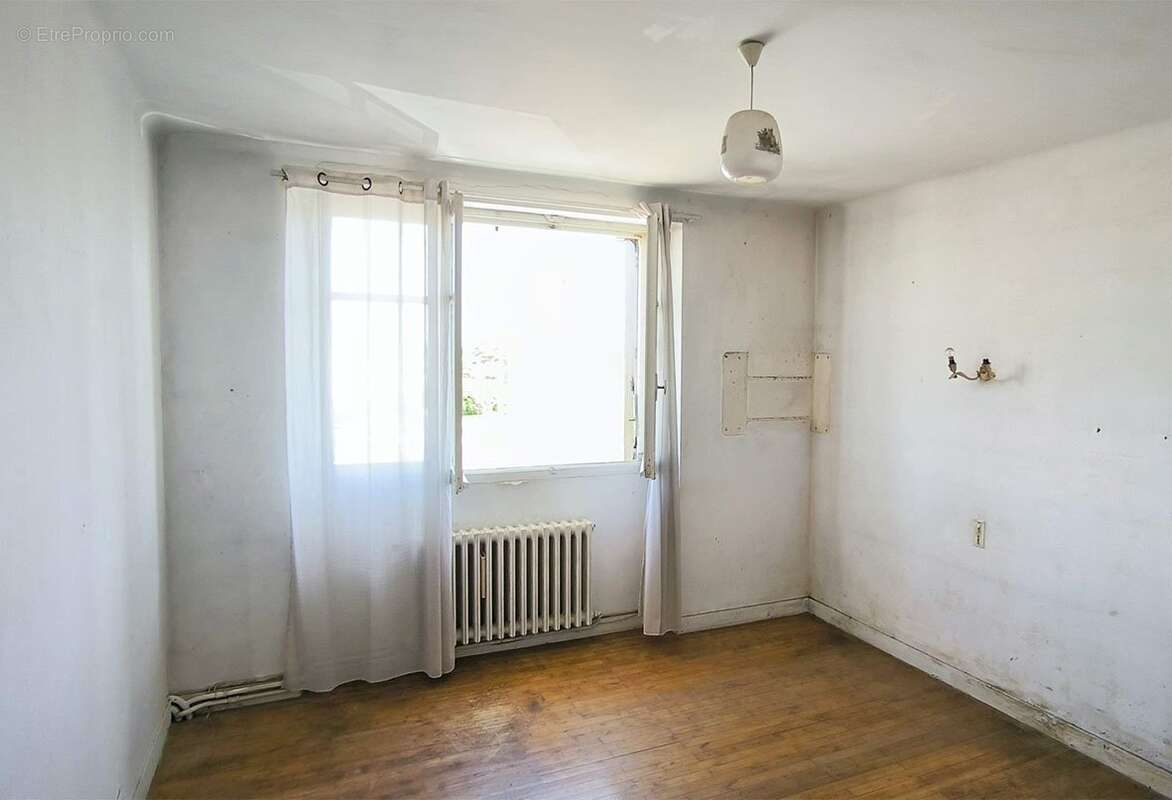 Maison à LA VARENNE