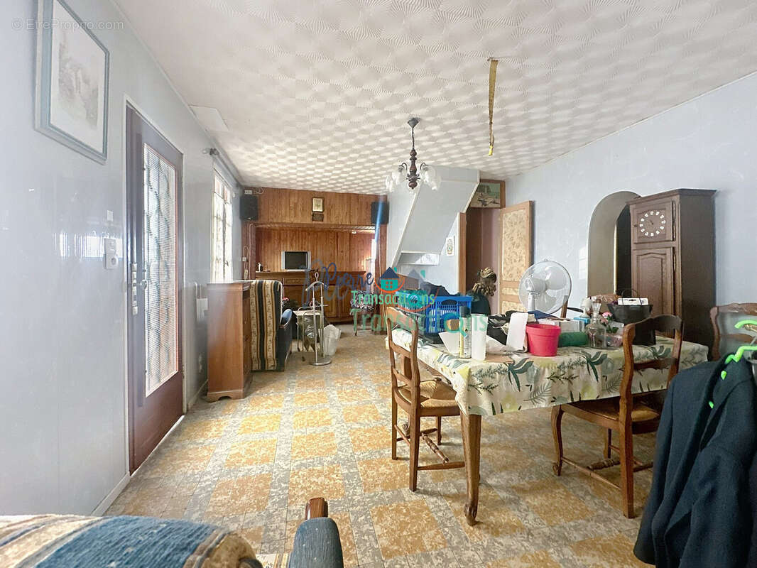 Maison à GRUCHET-LE-VALASSE