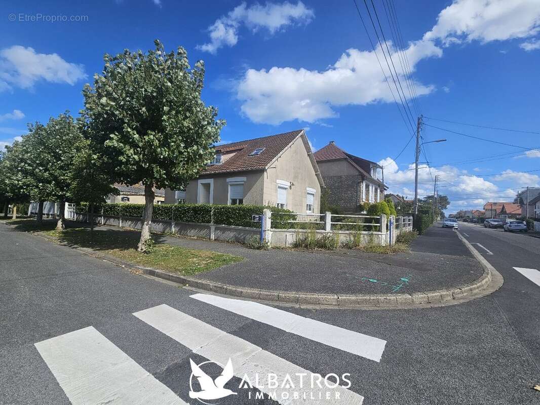 Maison à OUISTREHAM