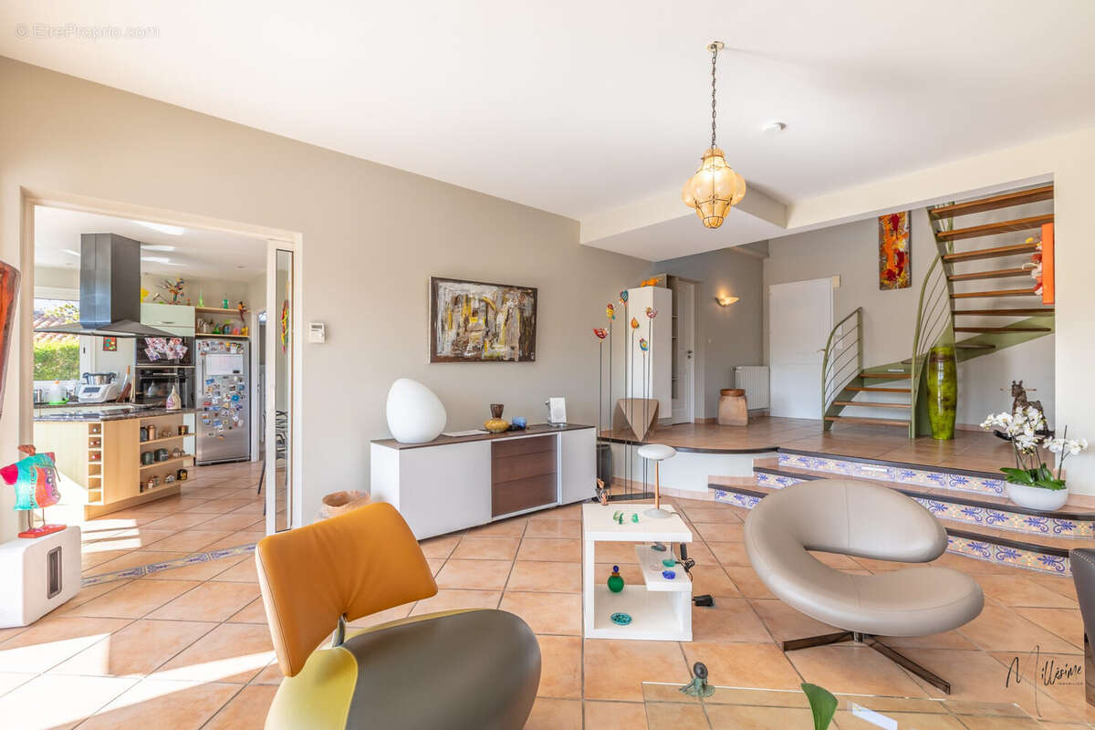 Maison à BASSUSSARRY