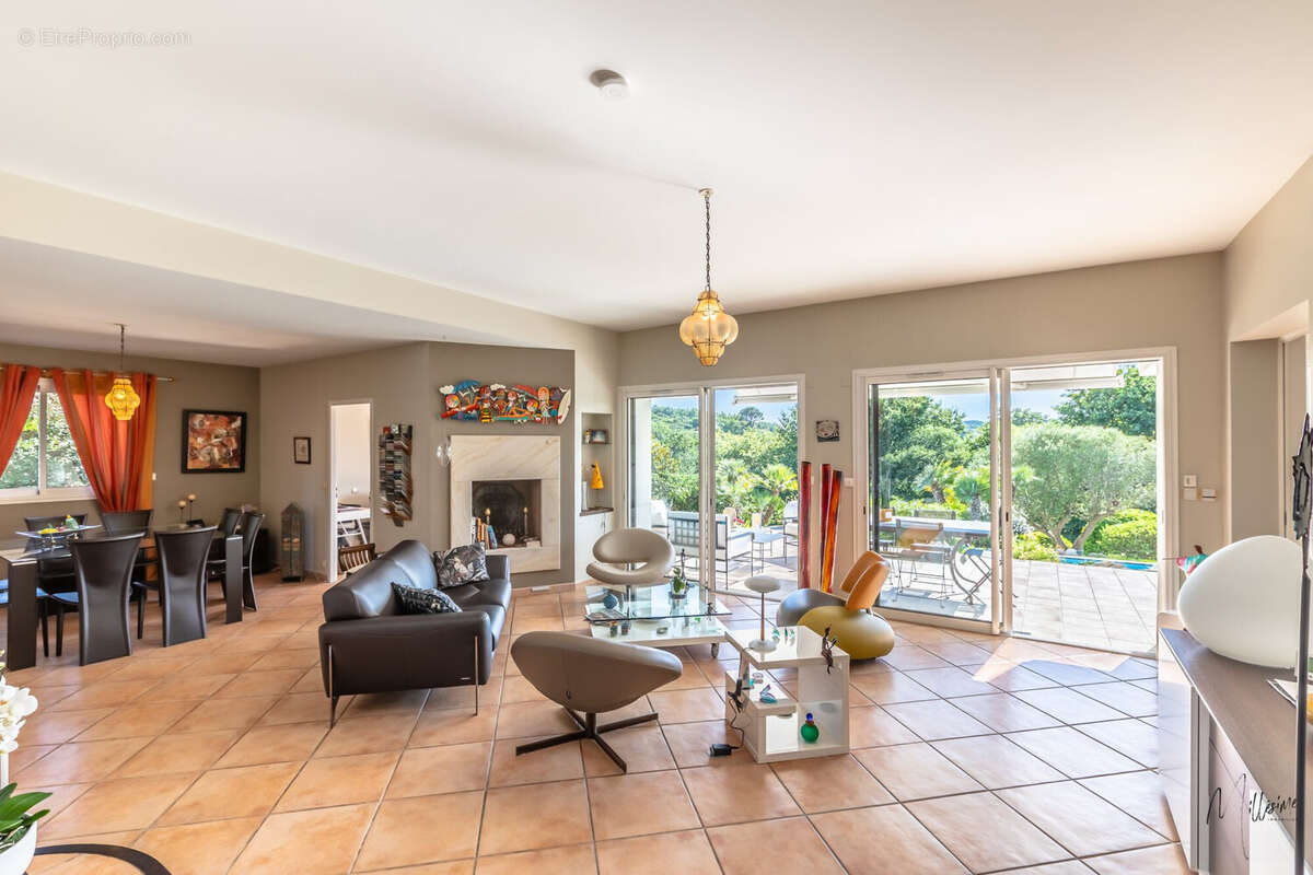 Maison à BASSUSSARRY