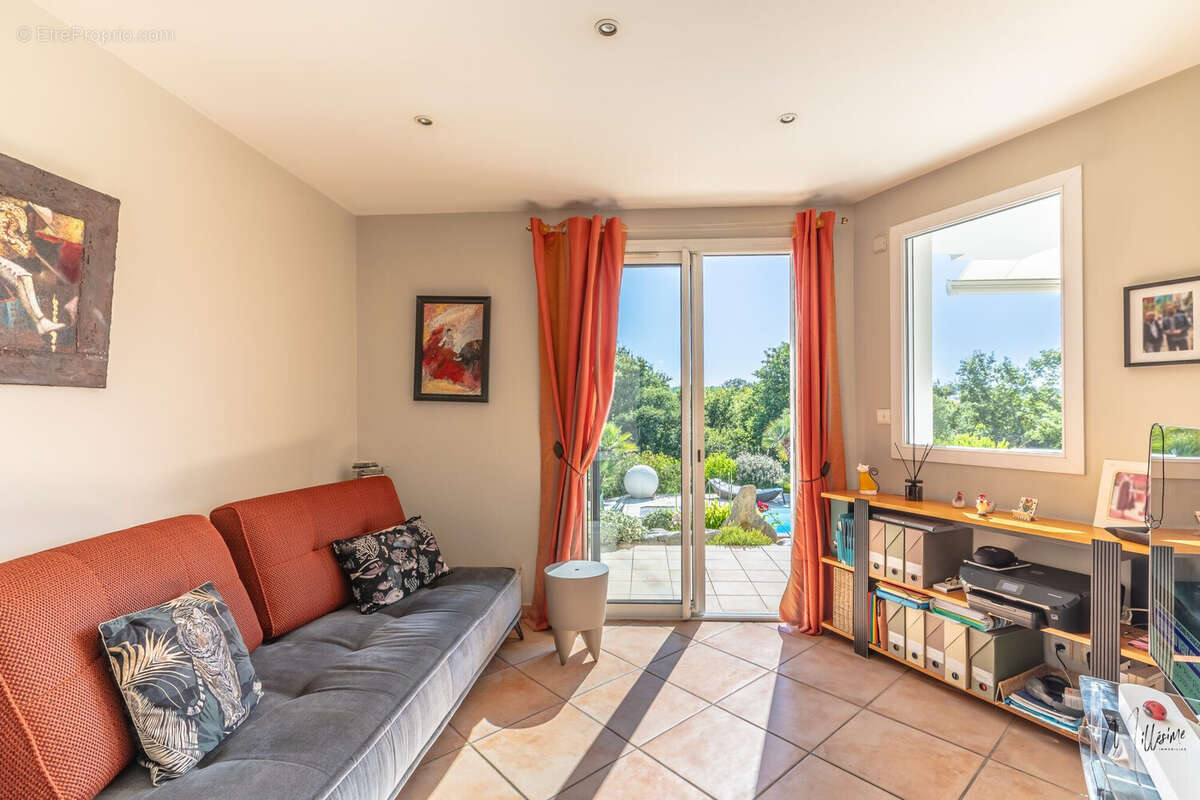 Maison à BASSUSSARRY