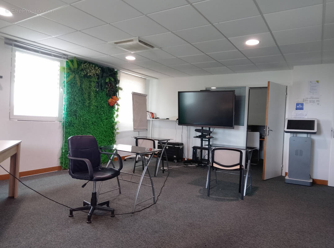 Commerce à POINTE-A-PITRE