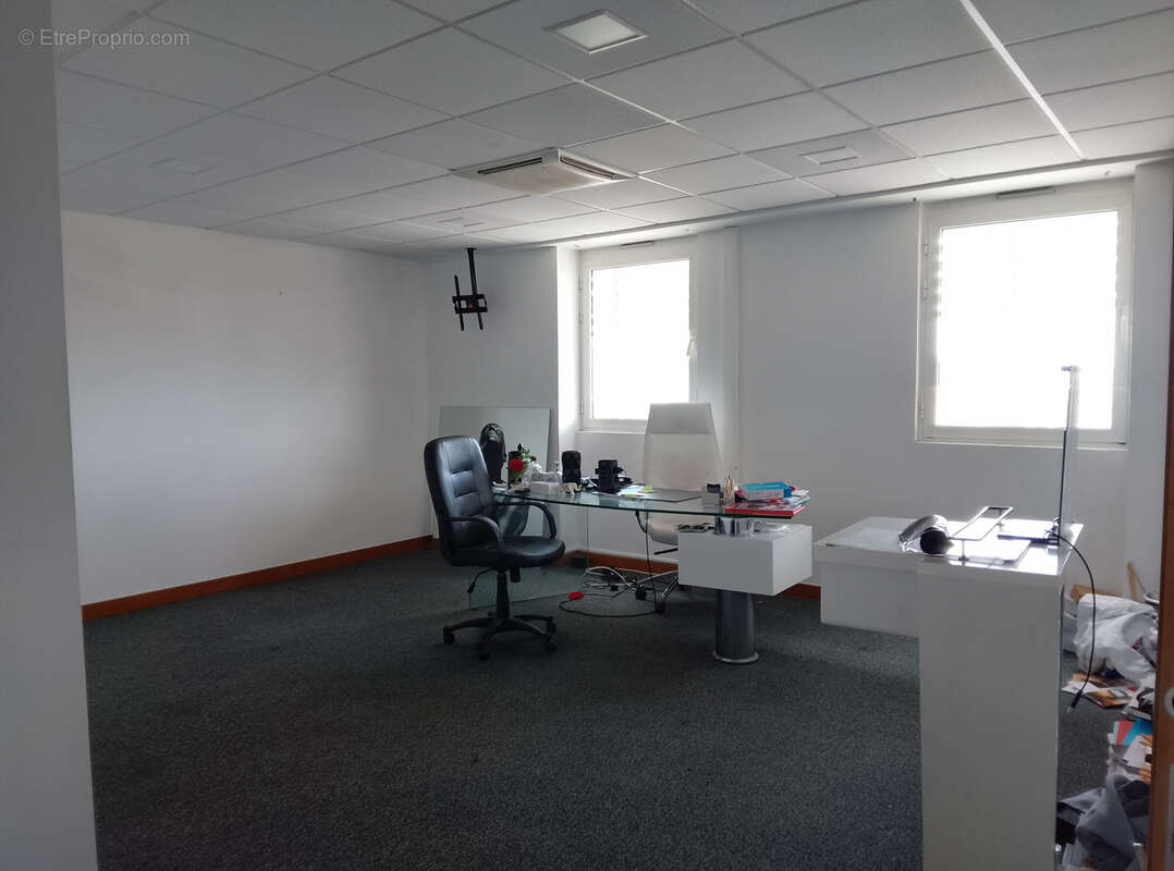 Commerce à POINTE-A-PITRE