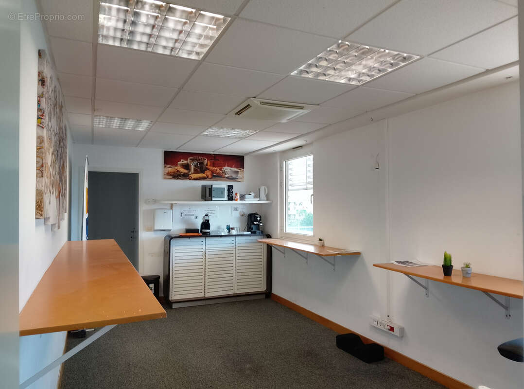 Commerce à POINTE-A-PITRE