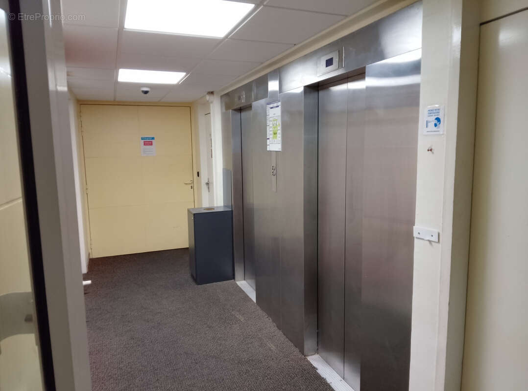 Commerce à POINTE-A-PITRE