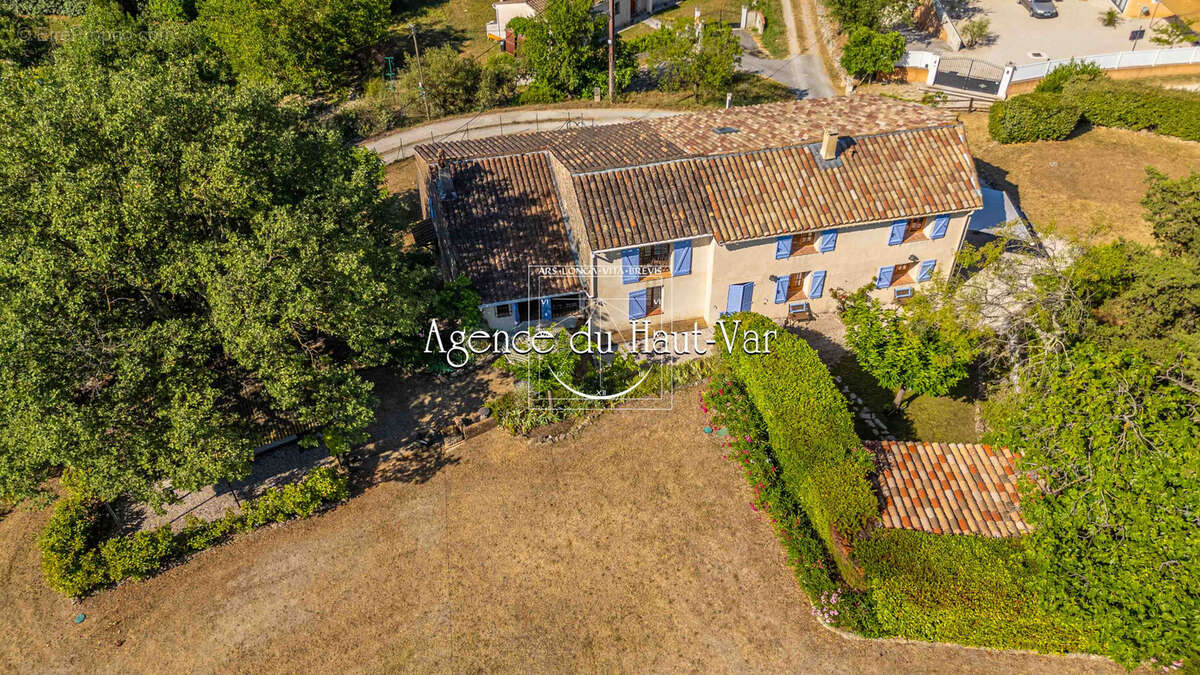 Maison à BAGNOLS-EN-FORET
