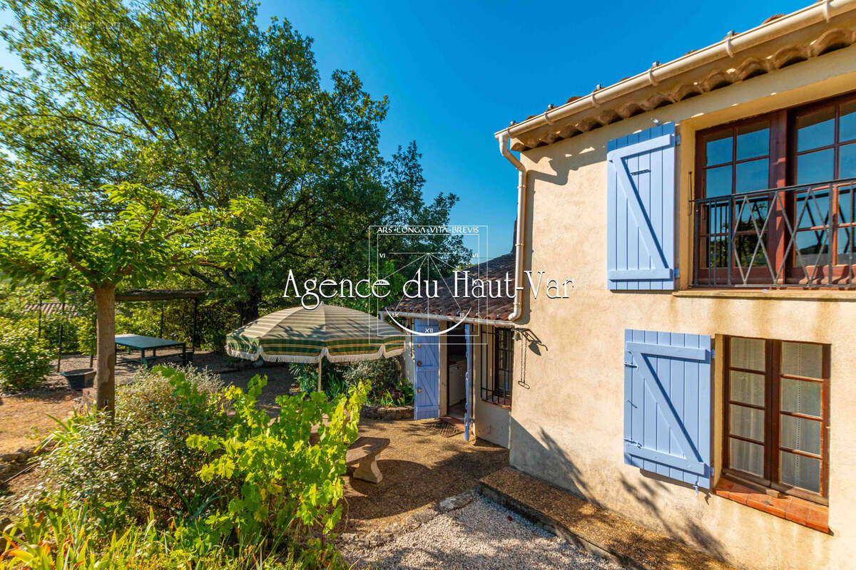 Maison à BAGNOLS-EN-FORET