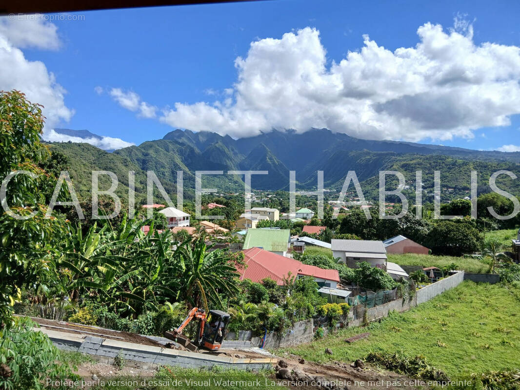 Terrain à ENTRE-DEUX