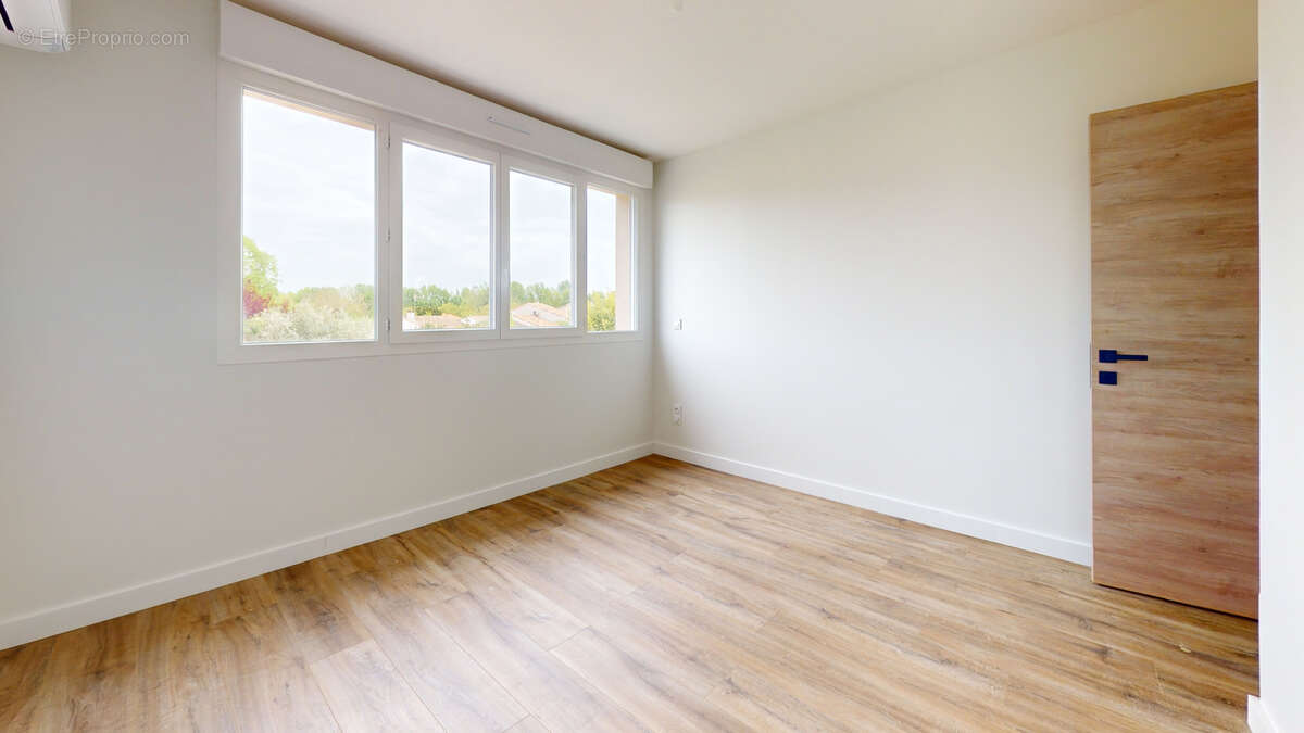 Appartement à CASTELGINEST