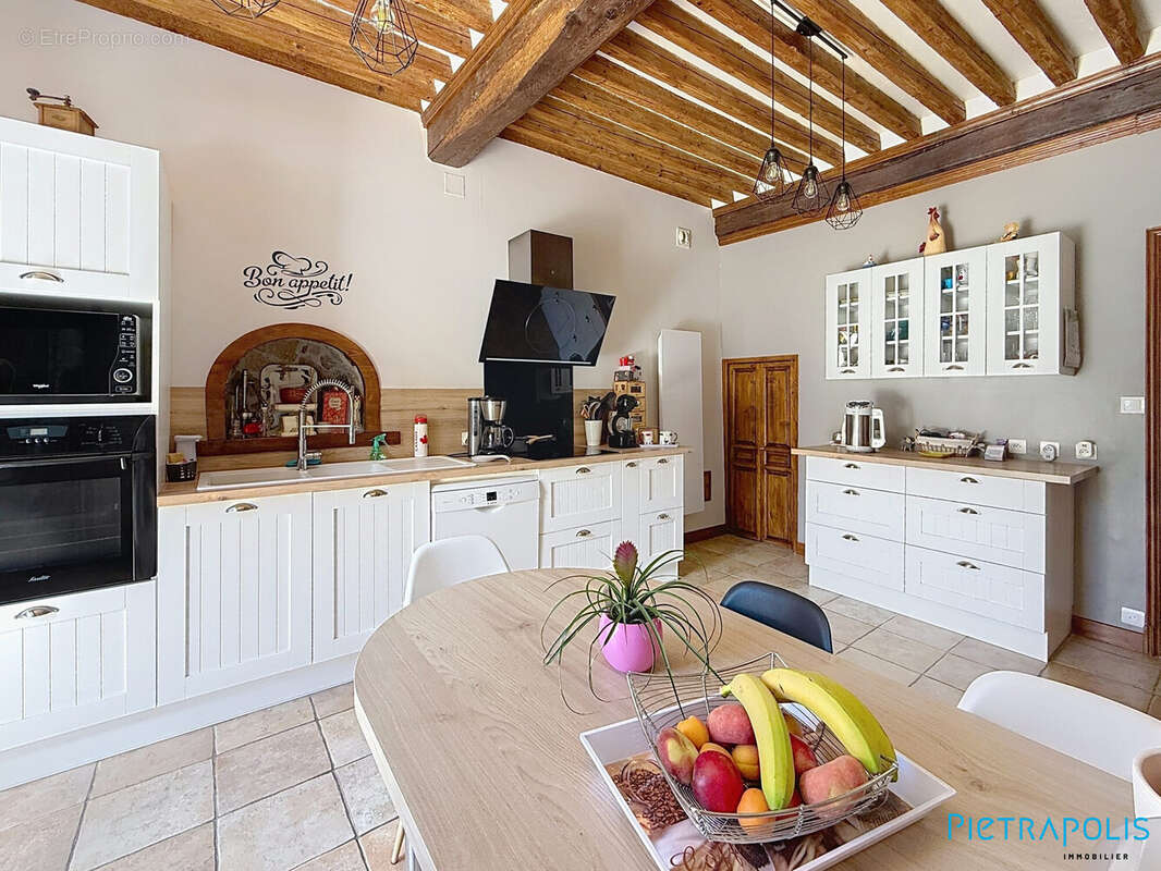 Maison à SAINT-BONNET-LE-TRONCY