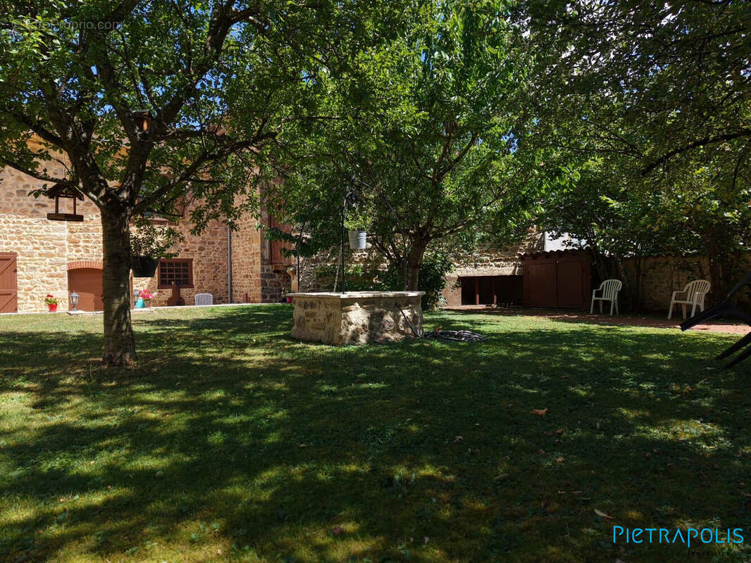 Maison à SAINT-BONNET-LE-TRONCY