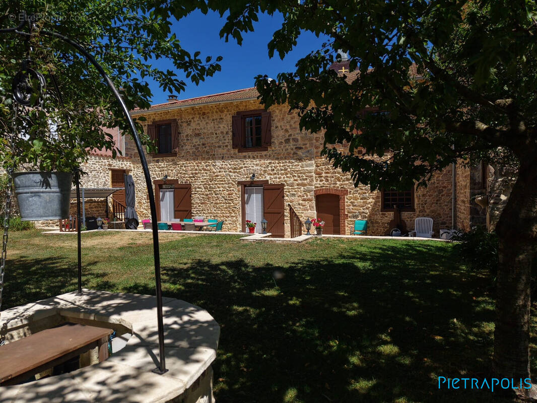 Maison à SAINT-BONNET-LE-TRONCY