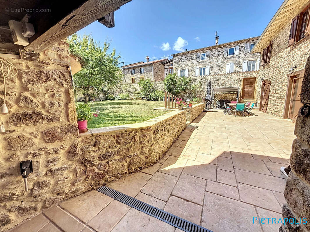 Maison à SAINT-BONNET-LE-TRONCY