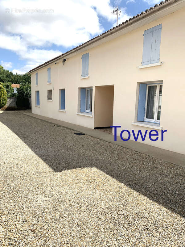 Maison à FONTAINE-CHALENDRAY