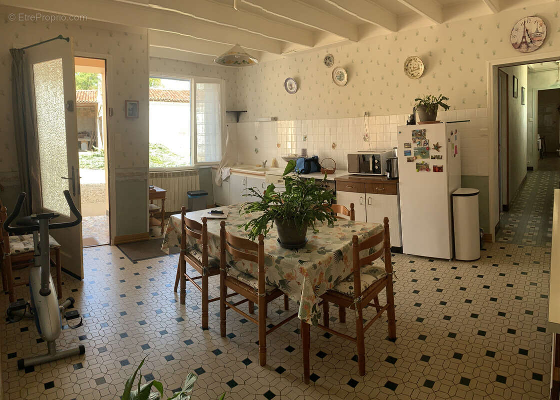 Maison à FONTAINE-CHALENDRAY