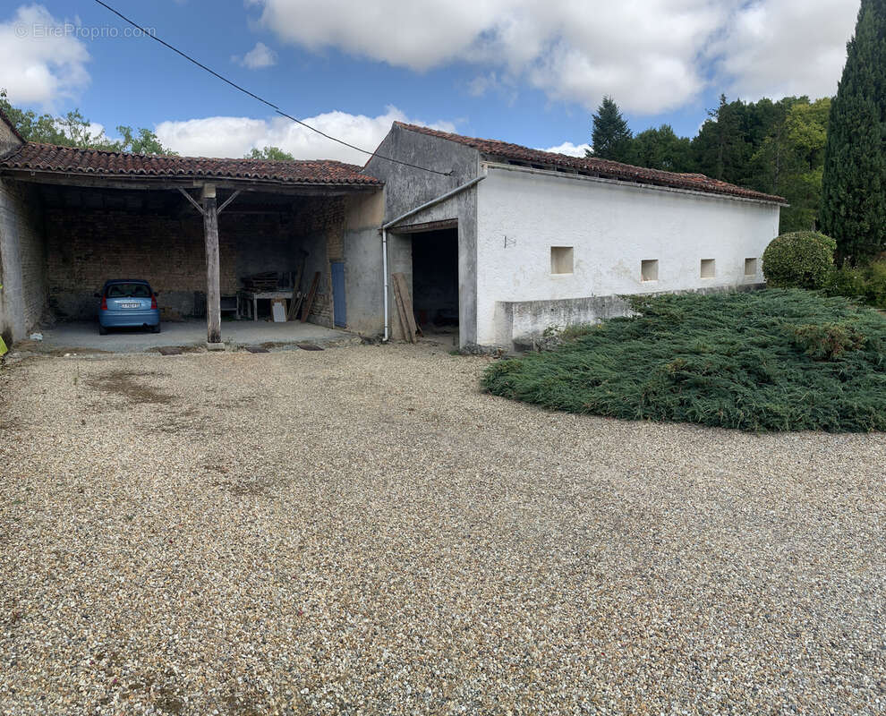 Maison à FONTAINE-CHALENDRAY