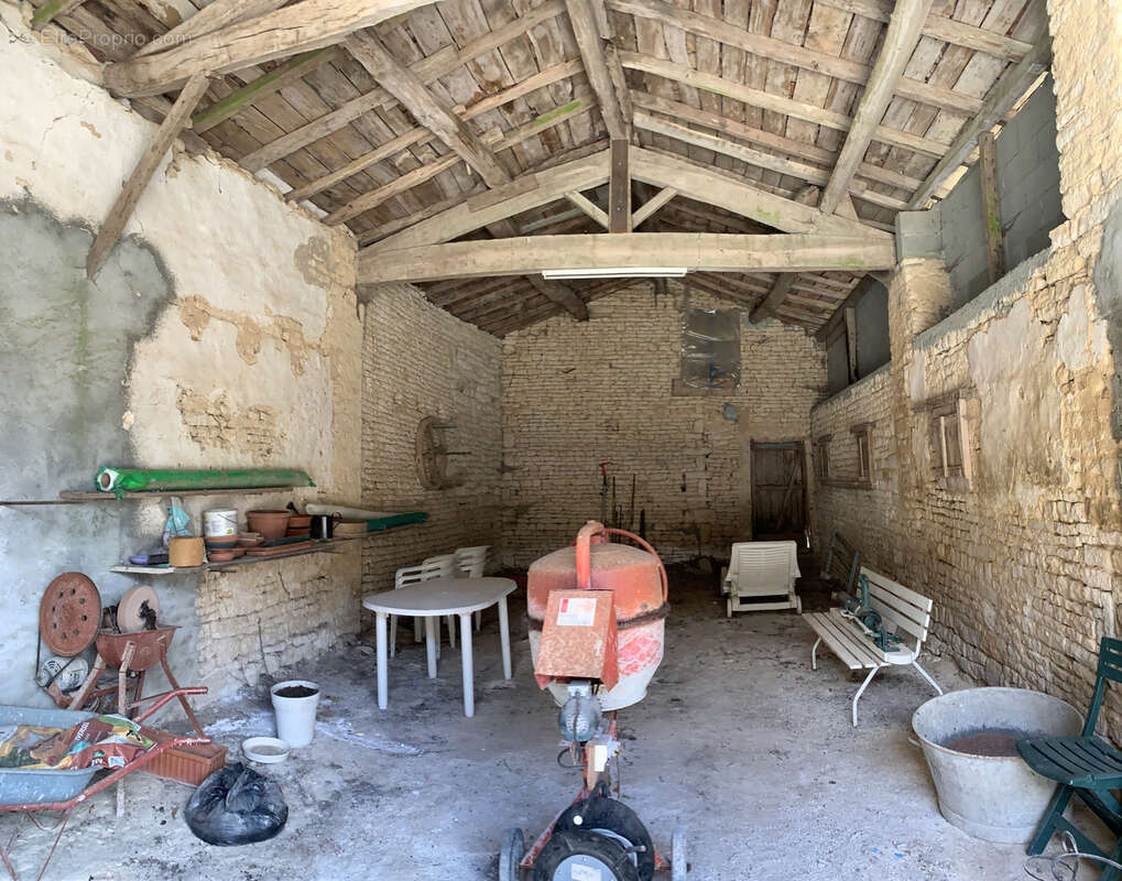 Maison à FONTAINE-CHALENDRAY