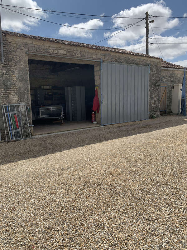 Maison à FONTAINE-CHALENDRAY