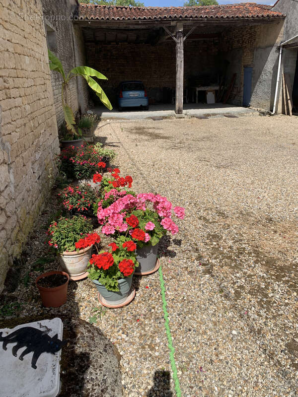 Maison à FONTAINE-CHALENDRAY