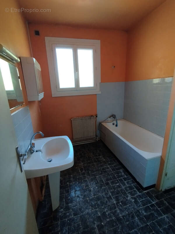 Maison à SAINT-SEURIN-SUR-L&#039;ISLE