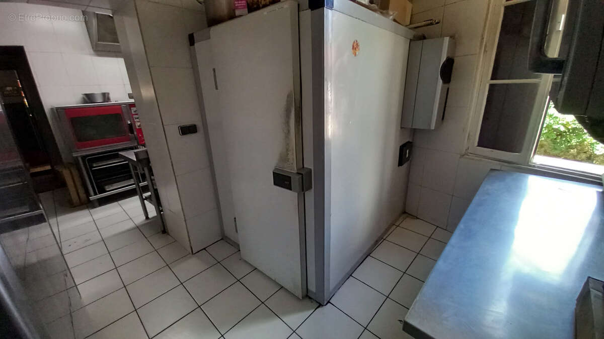 Commerce à LAMALOU-LES-BAINS