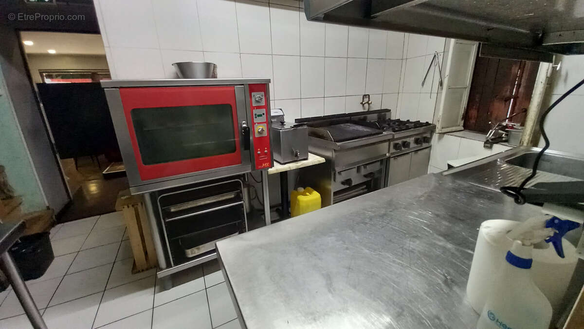 Commerce à LAMALOU-LES-BAINS