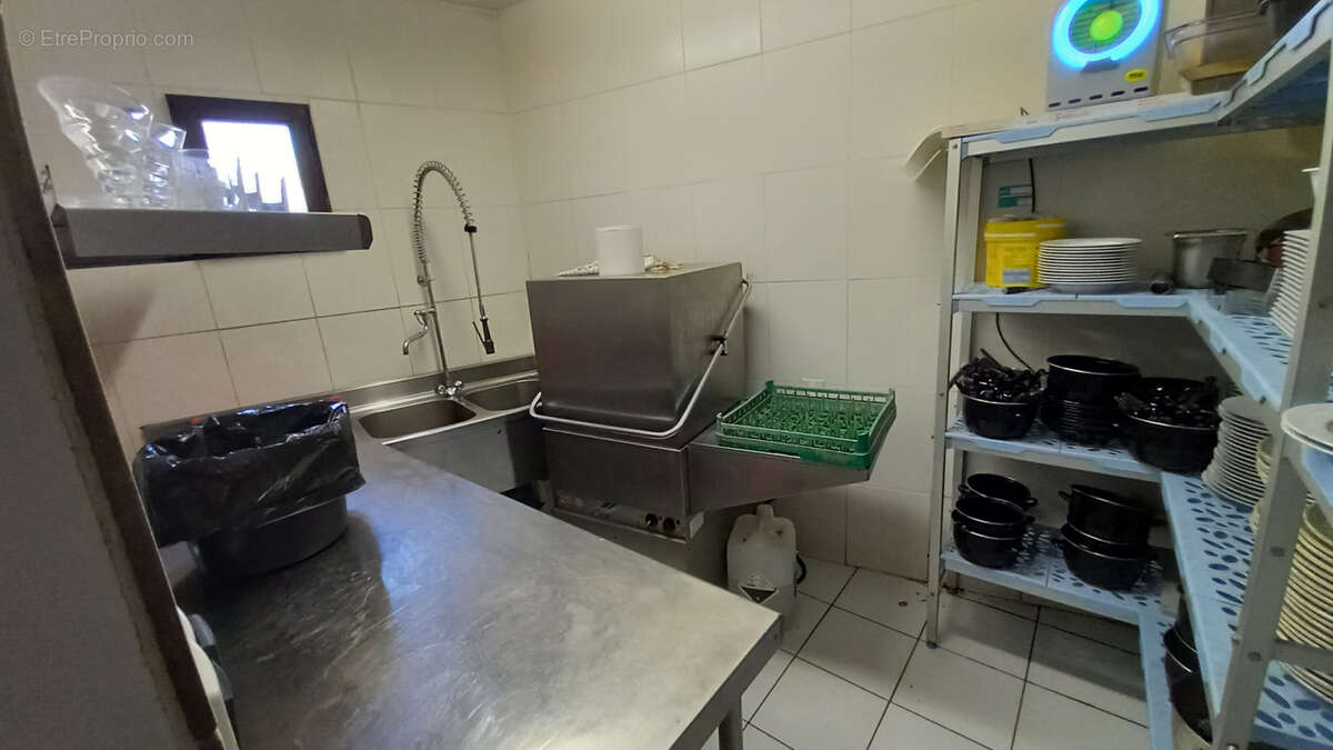 Commerce à LAMALOU-LES-BAINS